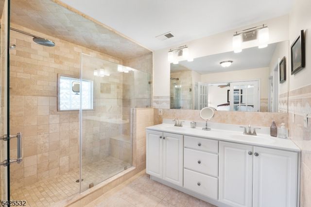 6 Ridge Rd, Frenchtown Boro, NJ 08825