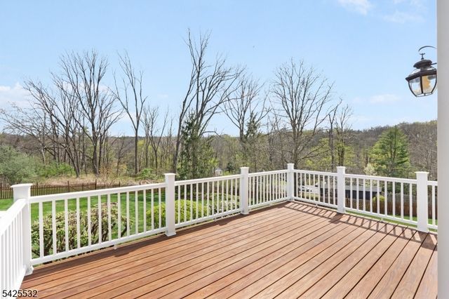 6 Ridge Rd, Frenchtown Boro, NJ 08825