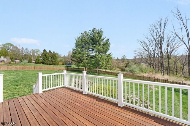 6 Ridge Rd, Frenchtown Boro, NJ 08825