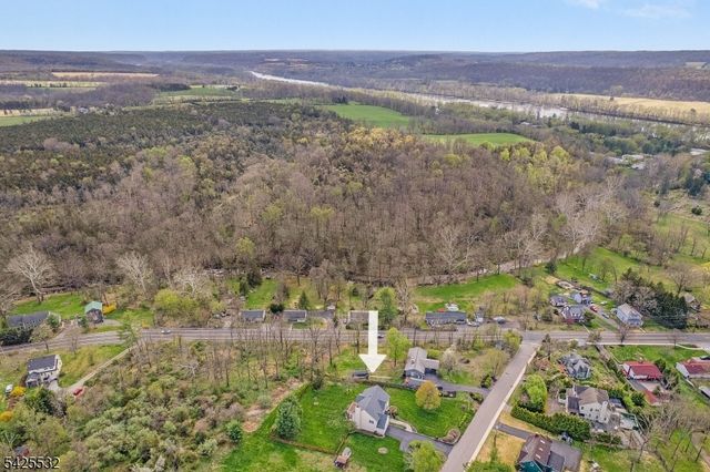 6 Ridge Rd, Frenchtown Boro, NJ 08825