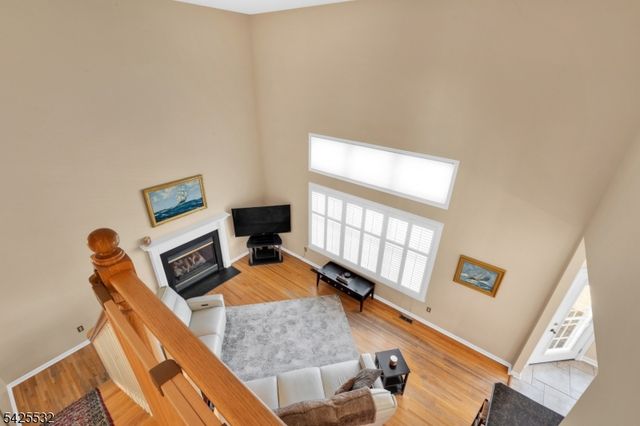 6 Ridge Rd, Frenchtown Boro, NJ 08825