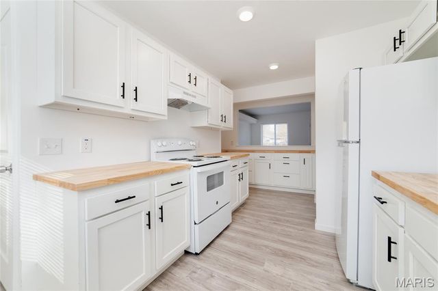 10093 Viscount Drive, St Louis, MO 63136