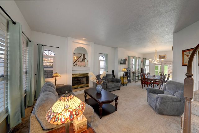 3058 Ashkirk Loop SE, Rio Rancho, NM 87124