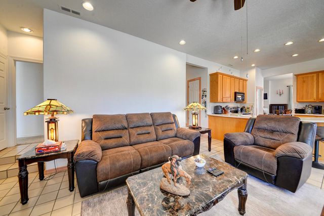 3058 Ashkirk Loop SE, Rio Rancho, NM 87124