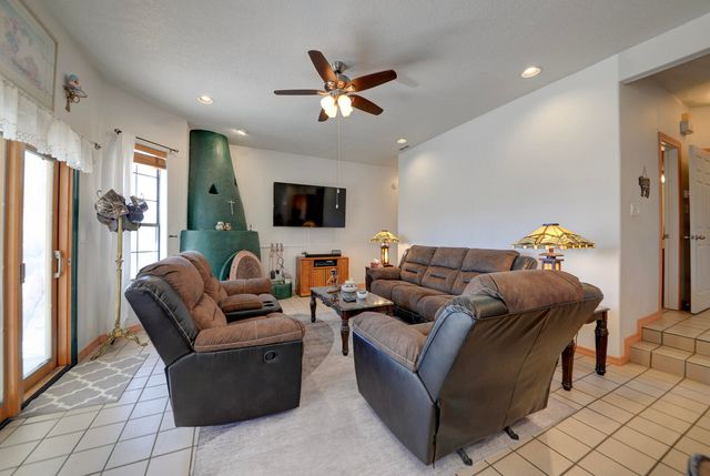 3058 Ashkirk Loop SE, Rio Rancho, NM 87124