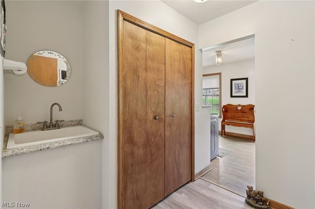 730 Mckee Trail, Hinckley, OH 44233