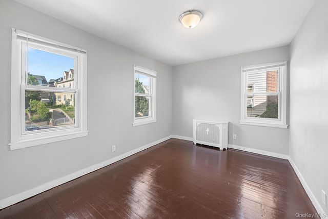 150-44 87th Road, Briarwood, NY 11432