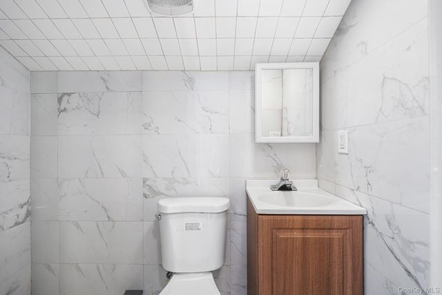 150-44 87th Road, Briarwood, NY 11432