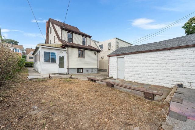 150-44 87th Road, Briarwood, NY 11432