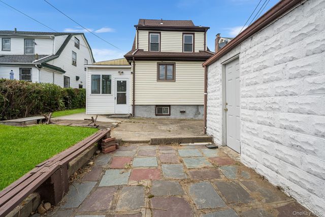 150-44 87th Road, Briarwood, NY 11432