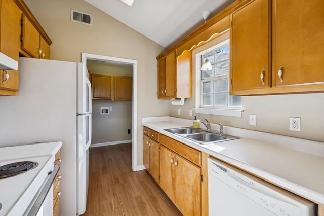 3221 Dockside Dr, Hermitage, TN 37076