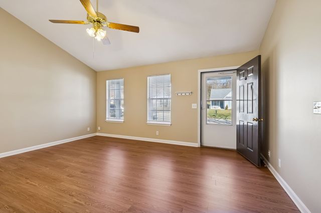 3221 Dockside Dr, Hermitage, TN 37076