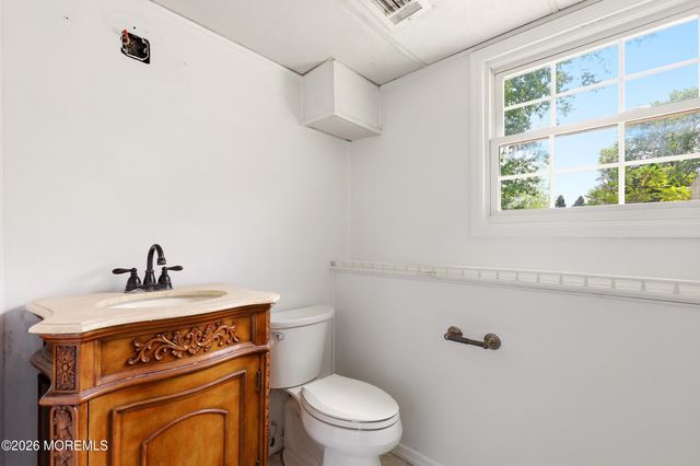 5 Dogwood Drive, Jackson, NJ 08527