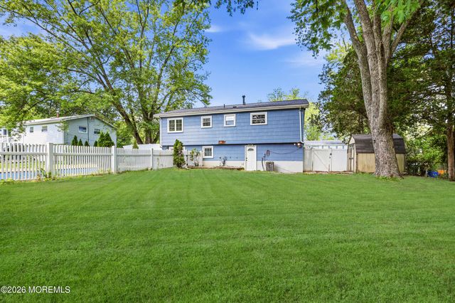 5 Dogwood Drive, Jackson, NJ 08527
