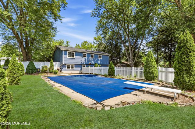 5 Dogwood Drive, Jackson, NJ 08527