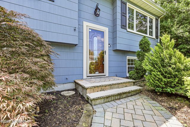 5 Dogwood Drive, Jackson, NJ 08527