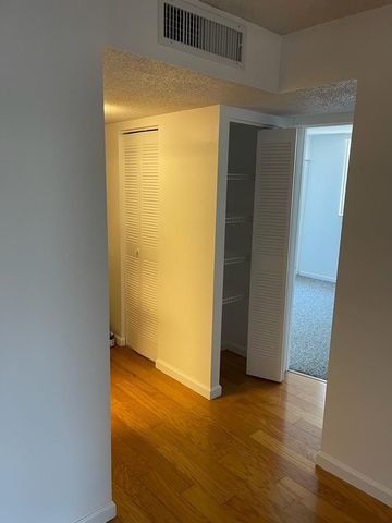 480 EXECUTIVE CENTER Drive 3H, West Palm Beach, FL 33401