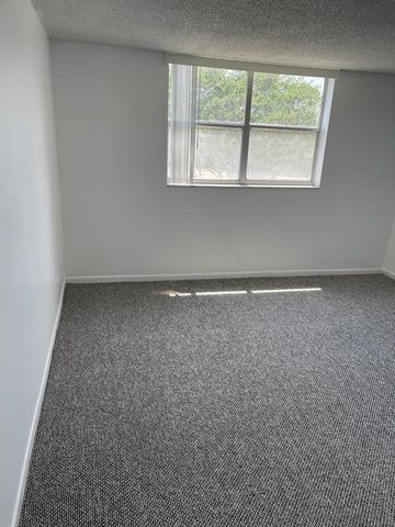 480 EXECUTIVE CENTER Drive 3H, West Palm Beach, FL 33401