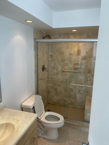 480 EXECUTIVE CENTER Drive 3H, West Palm Beach, FL 33401
