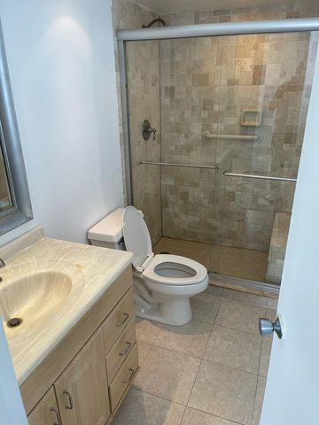 480 EXECUTIVE CENTER Drive 3H, West Palm Beach, FL 33401