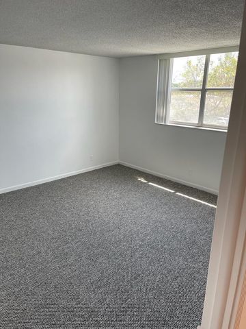 480 EXECUTIVE CENTER Drive 3H, West Palm Beach, FL 33401