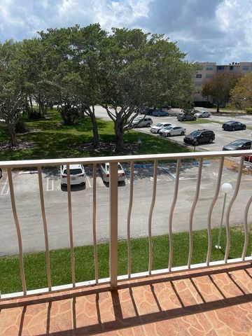 480 EXECUTIVE CENTER Drive 3H, West Palm Beach, FL 33401