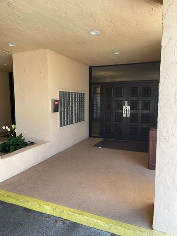 480 EXECUTIVE CENTER Drive 3H, West Palm Beach, FL 33401