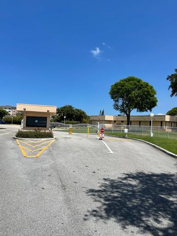 480 EXECUTIVE CENTER Drive 3H, West Palm Beach, FL 33401