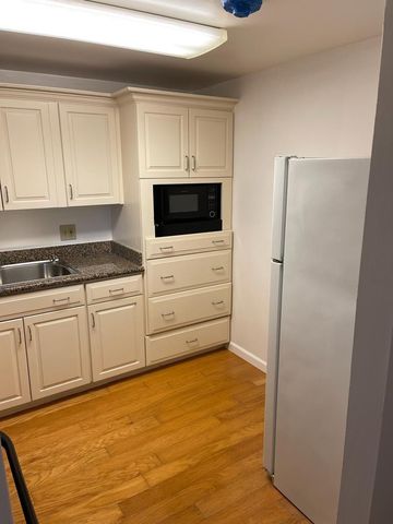 480 EXECUTIVE CENTER Drive 3H, West Palm Beach, FL 33401