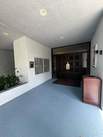 480 EXECUTIVE CENTER Drive 3H, West Palm Beach, FL 33401