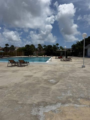 480 EXECUTIVE CENTER Drive 3H, West Palm Beach, FL 33401