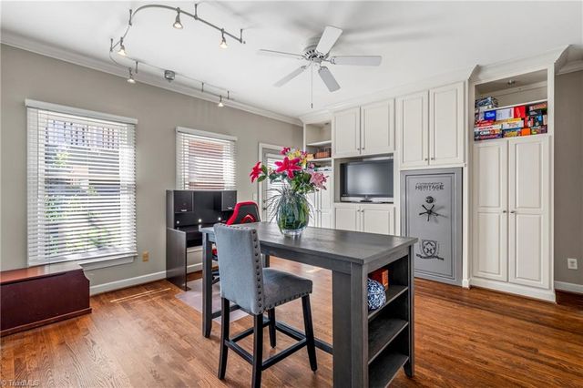 5307 Coveview Court, Greensboro, NC 27407