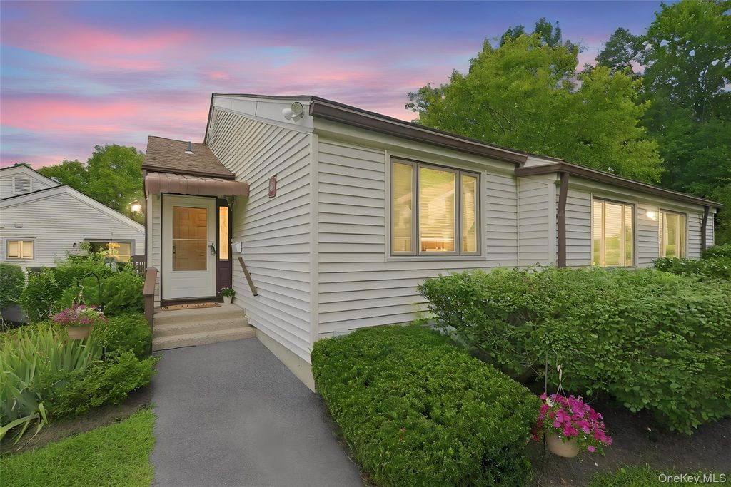 43 Jefferson Oval A, Yorktown Heights, NY 10598 — exterior