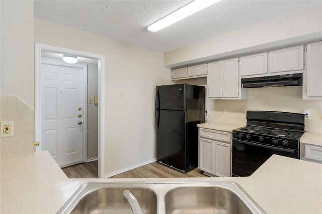 1717 Parkfield CV, Round Rock, TX 78664