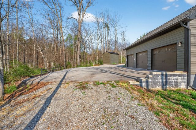 31 Reeves Pl, Monterey, TN 38574
