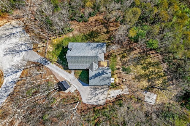 31 Reeves Pl, Monterey, TN 38574