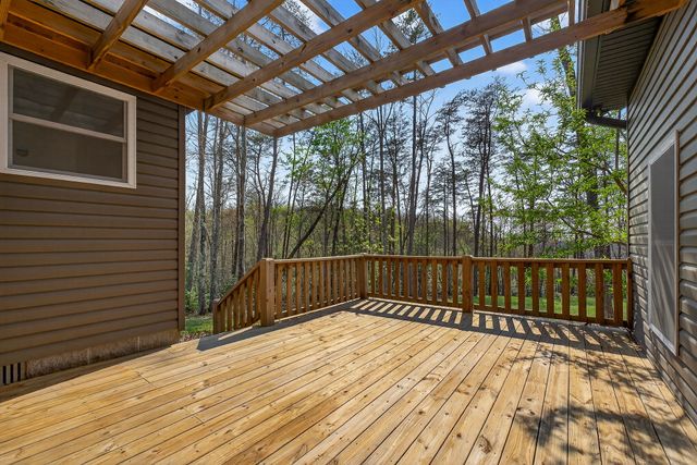 31 Reeves Pl, Monterey, TN 38574