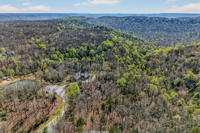 31 Reeves Pl, Monterey, TN 38574