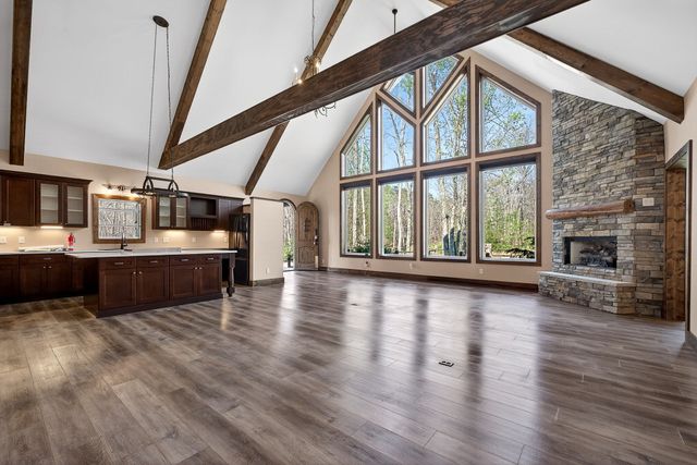 31 Reeves Pl, Monterey, TN 38574