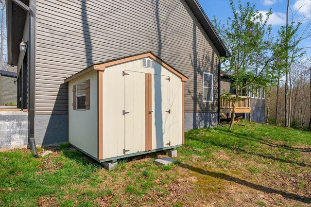 31 Reeves Pl, Monterey, TN 38574