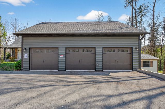 31 Reeves Pl, Monterey, TN 38574