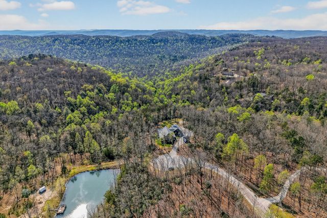 31 Reeves Pl, Monterey, TN 38574