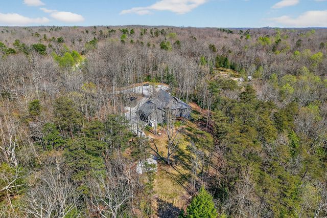 31 Reeves Pl, Monterey, TN 38574