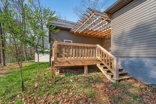 31 Reeves Pl, Monterey, TN 38574