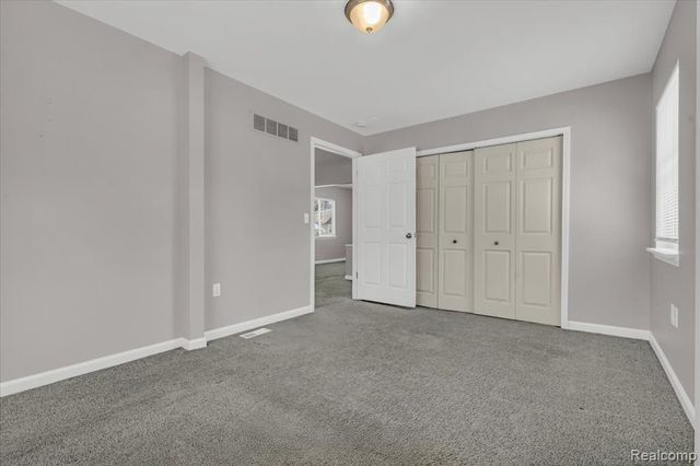 8268 Hudson Avenue, Warren, MI 48089