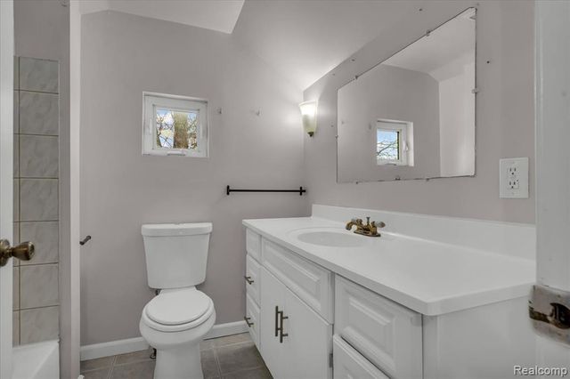 8268 Hudson Avenue, Warren, MI 48089