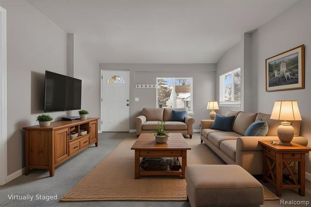 8268 Hudson Avenue, Warren, MI 48089