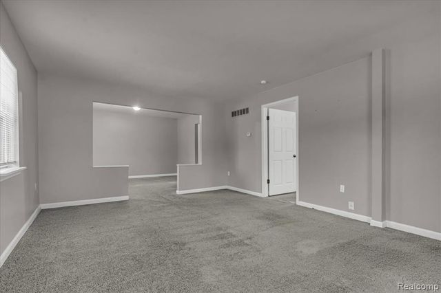 8268 Hudson Avenue, Warren, MI 48089