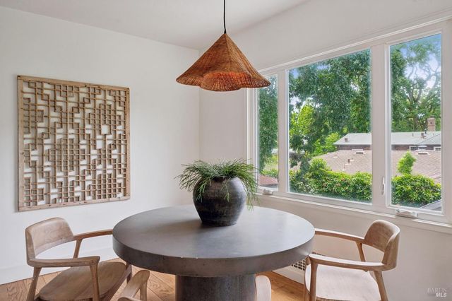 27 Sierra Ave, San Anselmo, CA 94960