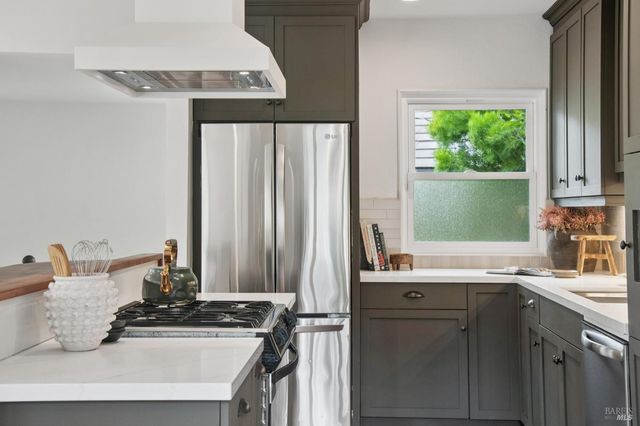 27 Sierra Ave, San Anselmo, CA 94960